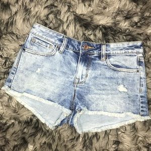 Jean shorts! 🌻